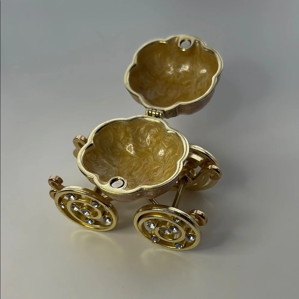 Cinderella Pumpkin Carriage Trinket Jewelry Box, Ring Holder. - Picture 6 of 6